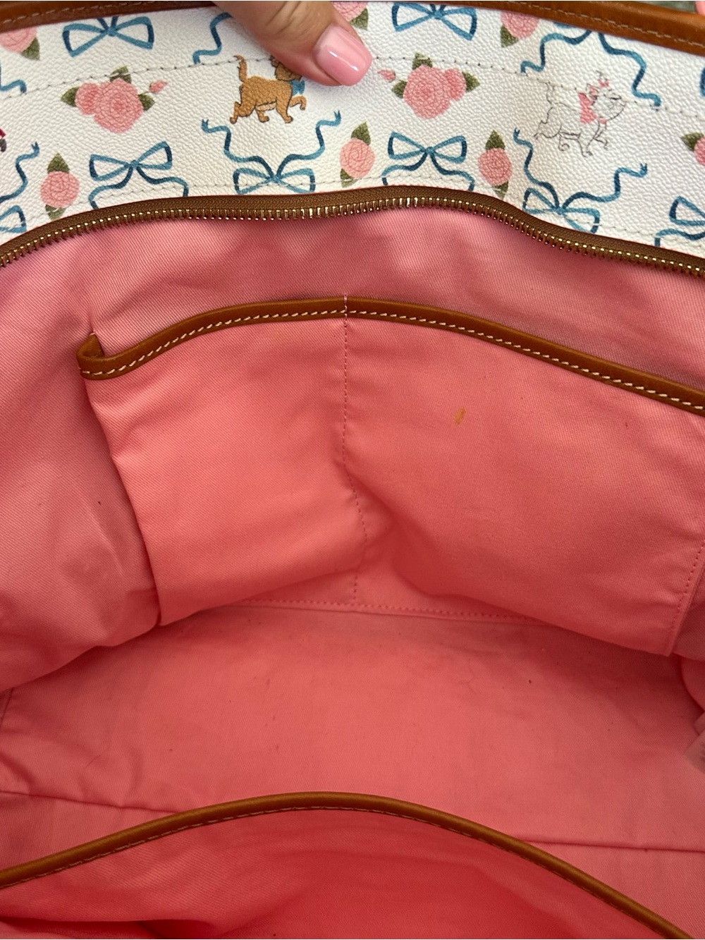 Dooney & Bourke Aristocats tote - Picture 11 of 11